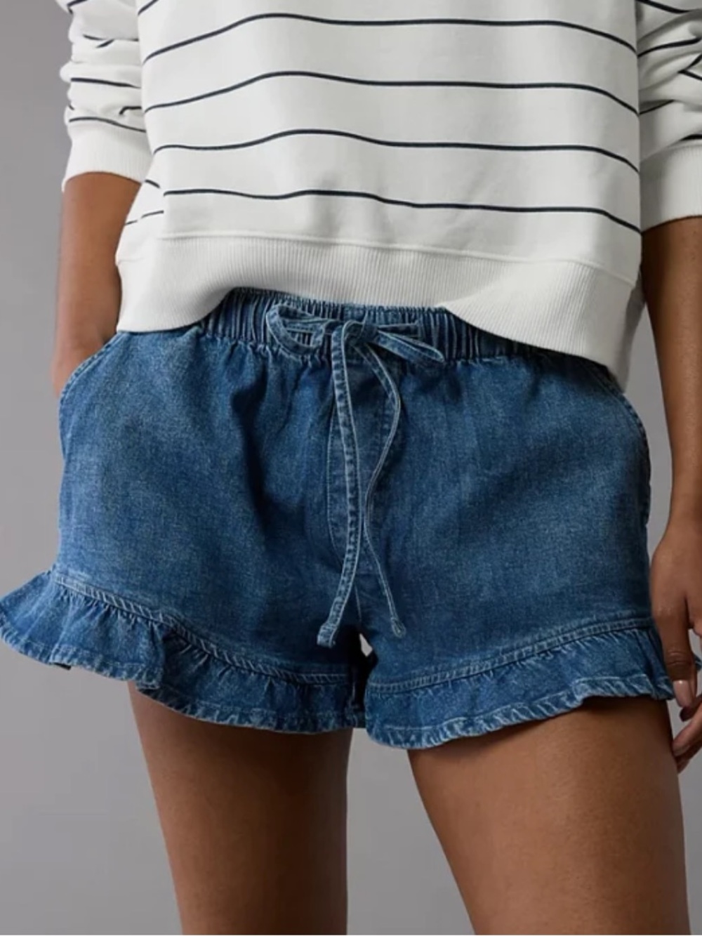 NWT American Eagle Stretch Ruffle Short Size Small